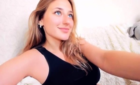 beautiful-camgirl-fingering-and-toying-her-pussy-to-orgasm