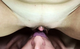 Ella Obtiene Su Orgasmo A Pura Lengua
