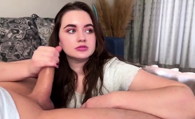 seductive-camgirl-wraps-her-lips-and-hands-around-a-cock